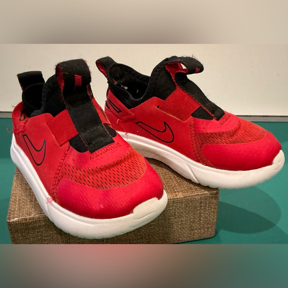Nike Kids Flex Plus TD Red and Black Toddler Running Shoes Size 10T